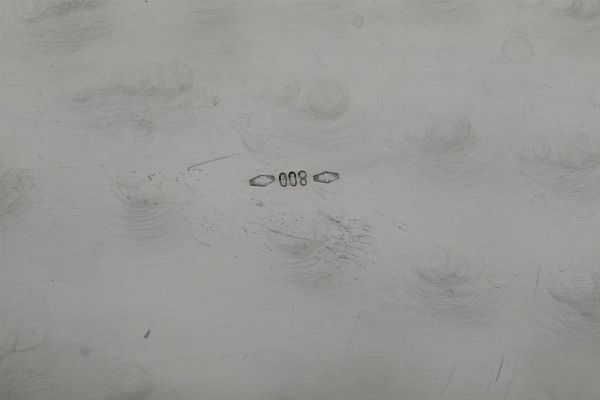 Due vassoi da portata. Argenteria milanese. Marchio con fascio littorio in uso dal 1935 al 1945. Argentiere Ilario Pradella  - Asta Dimore italiane - Associazione Nazionale - Case d'Asta italiane