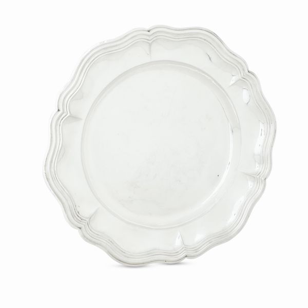 Piatto da portata. Argenteria italiana del XX-XXI secolo  - Asta Dimore italiane - Associazione Nazionale - Case d'Asta italiane