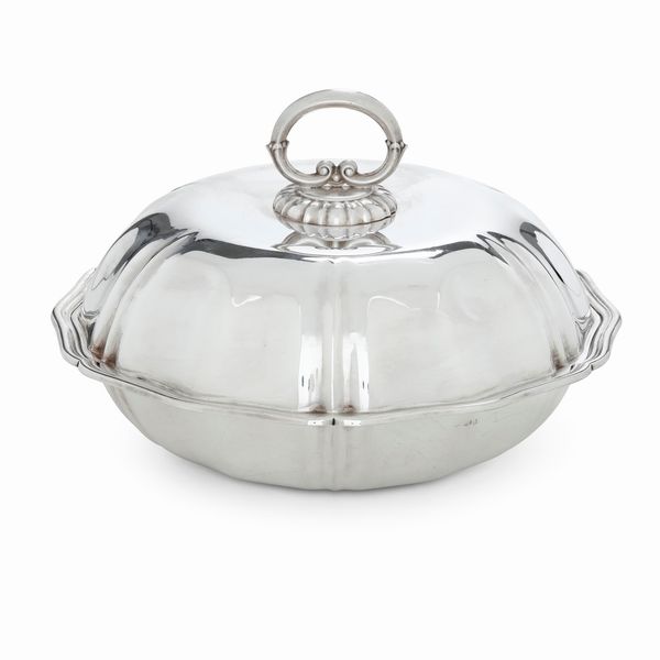 Legumiera. Argenteria milanese del XX secolo. Argentiere Mariano e Pasquale Agliani  - Asta Dimore italiane - Associazione Nazionale - Case d'Asta italiane