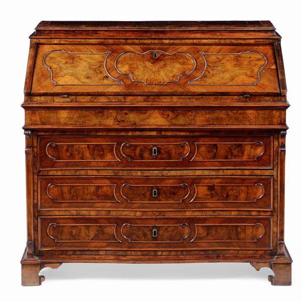 Ribalta Luigi XIV lastronata in radica. Lombardia XVIII secolo  - Asta Dimore italiane - Associazione Nazionale - Case d'Asta italiane