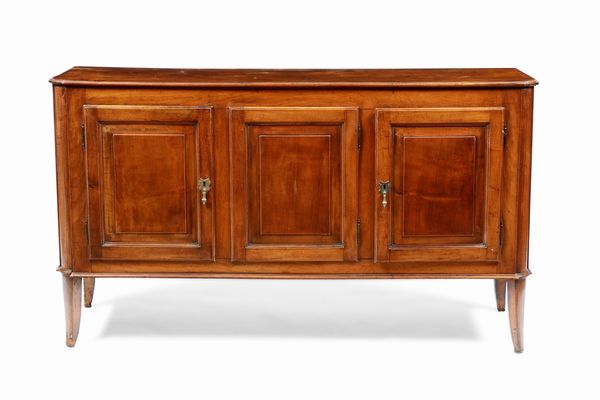 Credenza a tre ante in legno di noce, XIX secolo  - Asta Dimore italiane - Associazione Nazionale - Case d'Asta italiane