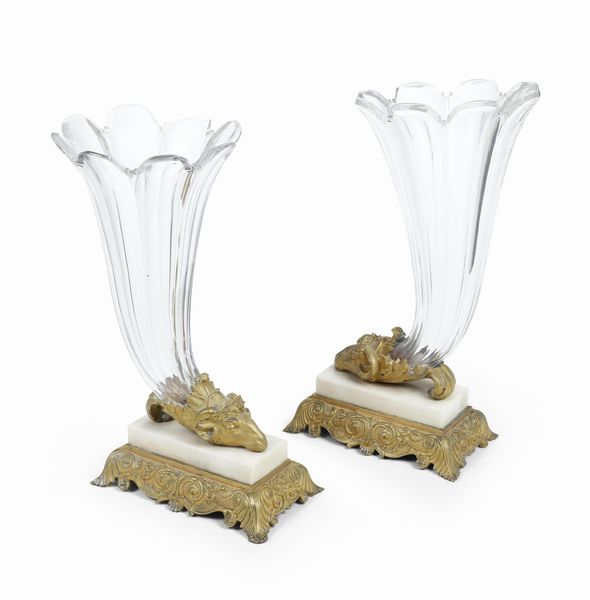 Coppia di vasi a cornucopia. Francia XIX secolo  - Asta Dimore italiane - Associazione Nazionale - Case d'Asta italiane