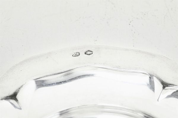 Insieme di piatti in argento. Argenteria italiana del XX secolo, vari argentieri tra cui Cesa, Alessandria  - Asta Dimore italiane - Associazione Nazionale - Case d'Asta italiane