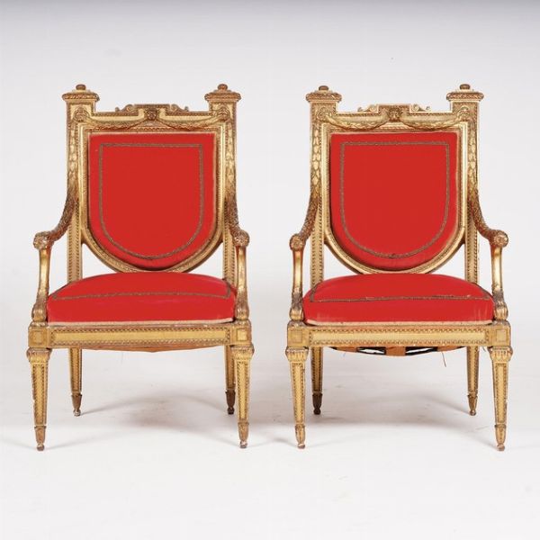 Coppia di poltrone in legno intagliato e dorato. XVIII-XIX secolo  - Asta Dimore italiane - Associazione Nazionale - Case d'Asta italiane