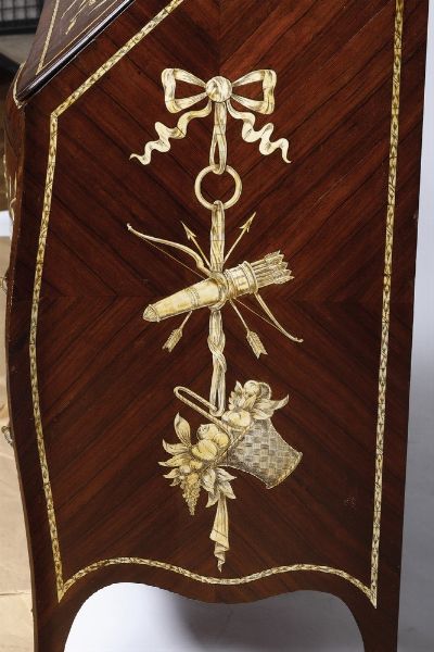 Ribalta lastronata in palissandro ed intarsiata in avorio. Genova XVIII secolo  - Asta Dimore italiane - Associazione Nazionale - Case d'Asta italiane