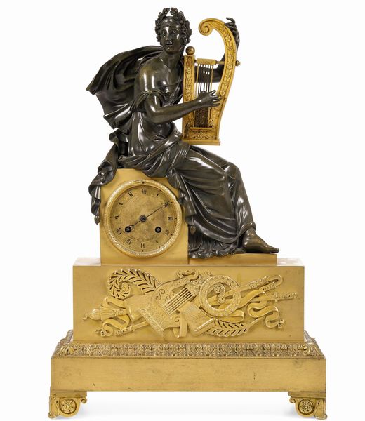 Pendola da tavolo in bronzo dorato e bronzo patinato. Francia XIX secolo  - Asta Dimore italiane - Associazione Nazionale - Case d'Asta italiane