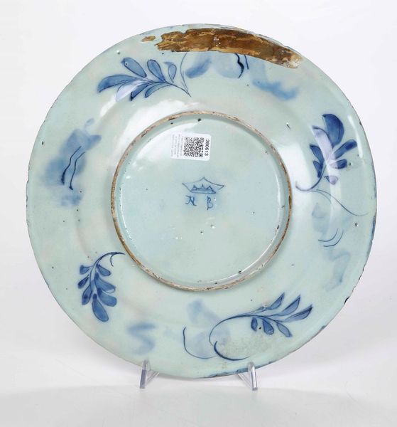 Grande piatto<BR>Albisola, seconda met del XVII secolo  - Asta Dimore italiane - Associazione Nazionale - Case d'Asta italiane