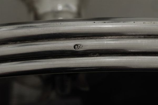 Coppia di doppieri. Argenteria artistica italiana. Prima met� del XX secolo  - Asta Dimore italiane - Associazione Nazionale - Case d'Asta italiane