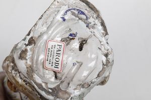 Figurina di giovane con cane <BR>Liguria, XX secolo  - Asta Dimore italiane - Associazione Nazionale - Case d'Asta italiane