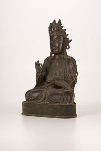 Figura di Buddha incoronato in bronzo, Cina, Dinastia Ming, XVII secolo  - Asta Dimore italiane - Associazione Nazionale - Case d'Asta italiane