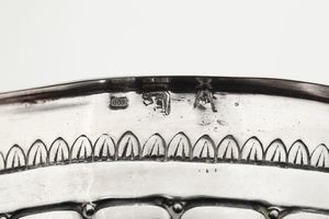 Zuccheriera e ciotola a conchiglia. Argenteria veneta del XX secolo  - Asta Dimore italiane - Associazione Nazionale - Case d'Asta italiane