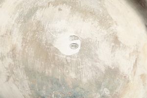 Vassoio e servizio da t e caff. Argenteria milanese del XX secolo. Vassoio argentiere Carlo Gandolfi. Servizio argentieri Fratelli Cacchione  - Asta Dimore italiane - Associazione Nazionale - Case d'Asta italiane