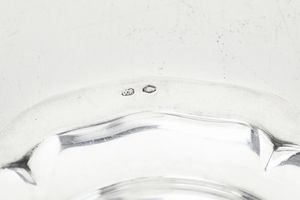 Insieme di piatti in argento. Argenteria italiana del XX secolo, vari argentieri tra cui Cesa, Alessandria  - Asta Dimore italiane - Associazione Nazionale - Case d'Asta italiane