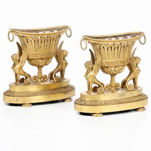 Coppia di centrotavola. Bronzo fuso, dorato e cesellato. Arte neoclassica del XIX secolo  - Asta Dimore italiane - Associazione Nazionale - Case d'Asta italiane