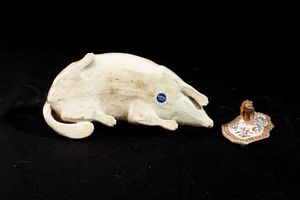 Zuppiera e coperchio a forma di ghiro Porcellana decorata con smalti policromi e oro, Cina, Dinastia Qing, periodo Qianlogn (1736 - 1795)  - Asta Dimore italiane - Associazione Nazionale - Case d'Asta italiane