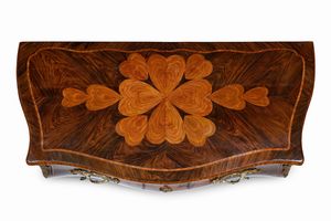 Com Luigi XV lastronato in palissandro ed intarsiato in bois de rose, Genova XVIII secolo  - Asta Dimore italiane - Associazione Nazionale - Case d'Asta italiane