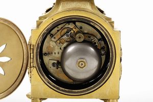 Orologio tipo maresciallo in bronzo dorato, firmata De Contrejean a Douay,  XIX secolo  - Asta Dimore italiane - Associazione Nazionale - Case d'Asta italiane