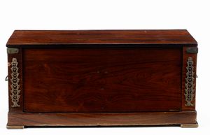 Armonium da viaggio. Struttura in legno intagliato, tasti in avorio. Francia XIX secolo  - Asta Dimore italiane - Associazione Nazionale - Case d'Asta italiane