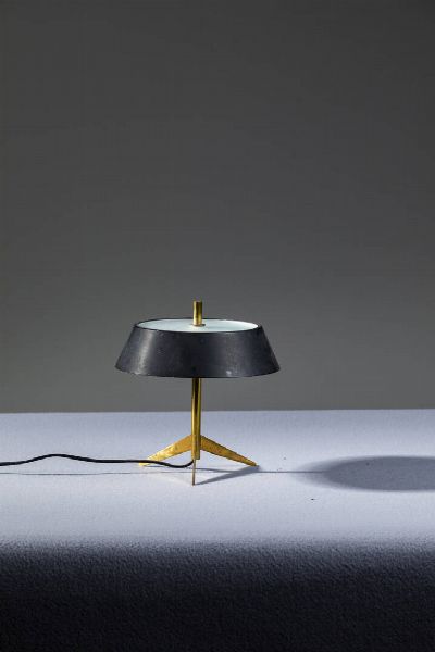 GIUSEPPE OSTUNI : Lampada da tavolo  - Asta Asta di Design - Associazione Nazionale - Case d'Asta italiane