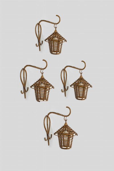 PRODUZIONE ITALIANA : Quattro appliques in giunco. Anni '50 h cm 46x35x25  Piccoli difetti  - Asta Asta di Design - Associazione Nazionale - Case d'Asta italiane