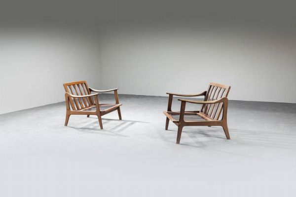 PRODUZIONE DANESE : Coppia di poltrone con struttura in legno. Anni '70 cm 70x71x71  Difetti  - Asta Asta di Design - Associazione Nazionale - Case d'Asta italiane