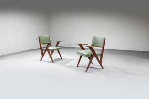 PRODUZIONE ITALIANA - Coppia di poltrone in legno  seduta e schienale rivestito in tessuto.  Anni '50 cm 82x60x60