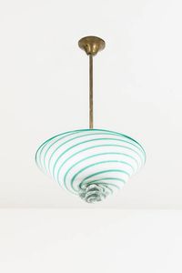 PRODUZIONE MURANESE - Lampada a sospensione in vetro lattimo e strisce in vetro colorato  tige in ottone. Anni '50 h cm 57x32