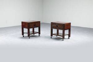 PRODUZIONE ITALIANA - Coppia di comodini in legno con un cassetto sotto il piano. Anni '60 cm 51x35x50