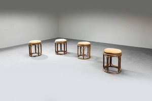 PRODUZIONE ITALIANA - Quattro sgabelli in rattan con cuscino.  Anni '70 cm 50x43x43