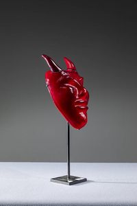 VENINI - Maschera di diavolo in vetro incamiciato su supporto in metallo verniciato.  Prod. Venini  anni '80 cm 51 5x17