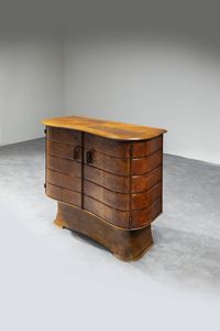 Vittorio Valabrega - Credenza in legno  particolari in pelle e ottone. Anni '40 cm 89x110x43 5  Difetti