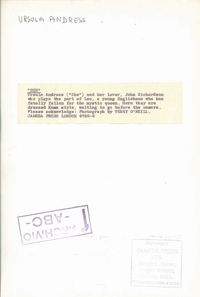 Terry O'Neill : lotto formato da quattro scatti fotografici Senza titolo (Ursula Andress)  - Asta Fotografia - Associazione Nazionale - Case d'Asta italiane