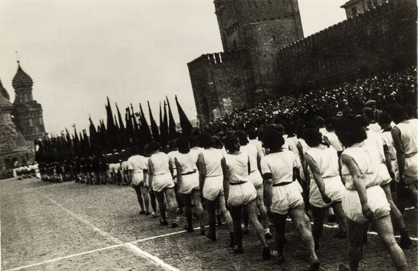 Aleksandr Michajlovič Rodčenko, Attribuito a : lotto formato da due scatti fotografici Senza titolo  - Asta Fotografia - Associazione Nazionale - Case d'Asta italiane