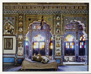 Karen Knorr : India Song, The Joy of Ahimsa  - Asta Fotografia - Associazione Nazionale - Case d'Asta italiane