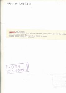 Terry O'Neill : lotto formato da quattro scatti fotografici Senza titolo (Ursula Andress)  - Asta Fotografia - Associazione Nazionale - Case d'Asta italiane