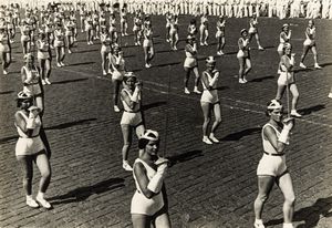 Aleksandr Michajlovič Rodčenko, Attribuito a - lotto formato da due scatti fotografici Senza titolo