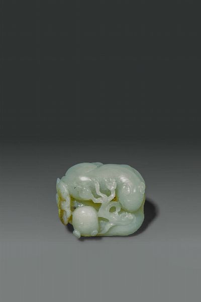 SCULTURA : Gruppo scolpito in giada celadon rappresentante felini accovacciati  Cina  dinastia Qing  XIX sec cm 5x4  - Asta Asta di Arte Orientale - Associazione Nazionale - Case d'Asta italiane