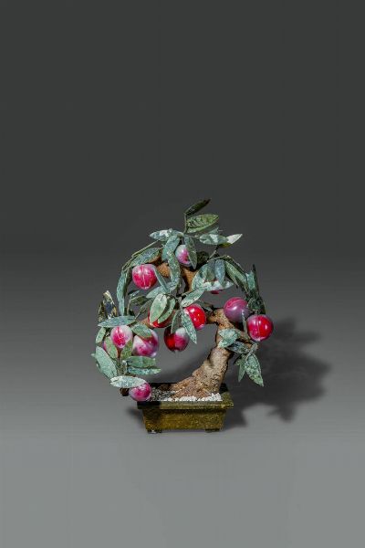 GIARDINIERA : Giardiniera in marmo con bonsai in pietre dure  Cina  Repubblica  XX sec cm 44x34  - Asta Asta di Arte Orientale - Associazione Nazionale - Case d'Asta italiane