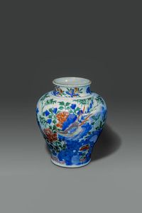 POTICHE - Potiche in porcellana Wucai raffigurante soggetto naturalistico con uccellini tra i rami  Cina  Dinastia Qing  [..]