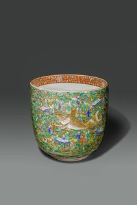 VASCA - Vasca in porcellana policroma su fondo oro  Giappone  XIX secolo. H cm 30x31