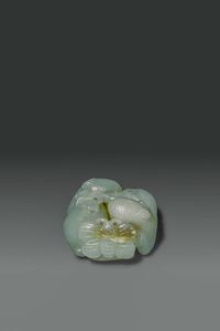 SCULTURA : Gruppo scolpito in giada celadon rappresentante felini accovacciati  Cina  dinastia Qing  XIX sec cm 5x4  - Asta Asta di Arte Orientale - Associazione Nazionale - Case d'Asta italiane