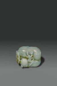 SCULTURA : Gruppo scolpito in giada celadon rappresentante felini accovacciati  Cina  dinastia Qing  XIX sec cm 5x4  - Asta Asta di Arte Orientale - Associazione Nazionale - Case d'Asta italiane