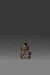 BUDDHA - Piccolo buddha in bronzo dorato seduto nella posizione del loto  Cina  dinastia Qing  XIX sec H cm 11x6 5