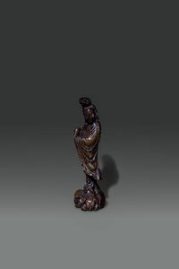 GUANYIN - Figura di Guanyin in legno scolpito  con filettature in metallo argentato  Cina  dinastia Qing  XIX sec H cm 5 [..]