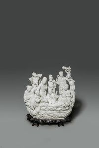 SCULTURA - Gruppo in porcellana blanc de chine raffigurante scena di vita comune con personaggi   Cina  Repubblica  XX secolo  [..]