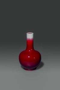VASO - Vaso in porcellana sangue di bue  Cina  Jingdezhen  XX sec H cm 33 Diam cm 21