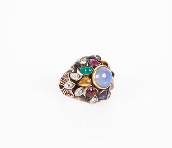 Anello in metallo e pietre dure  - Asta Asta a Tempo a Libera Offerta - Bigiotteria Vintage - Associazione Nazionale - Case d'Asta italiane