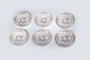 LOTTO DI SEI PIATTI - in ceramica  marcati Chinese Free  decorati con motivi orientali.