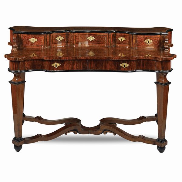 Scrivania San Filippo in noce  - Asta Dipinti Antichi, Arredi, Sculture e Oggetti d'Arte - Associazione Nazionale - Case d'Asta italiane