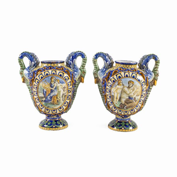 Coppia di vasi in ceramica policroma  - Asta Dipinti Antichi, Arredi, Sculture e Oggetti d'Arte - Associazione Nazionale - Case d'Asta italiane